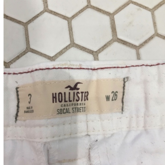 White Hollister Cuffed Jean Shorts (size 3) - Picture 3 of 3